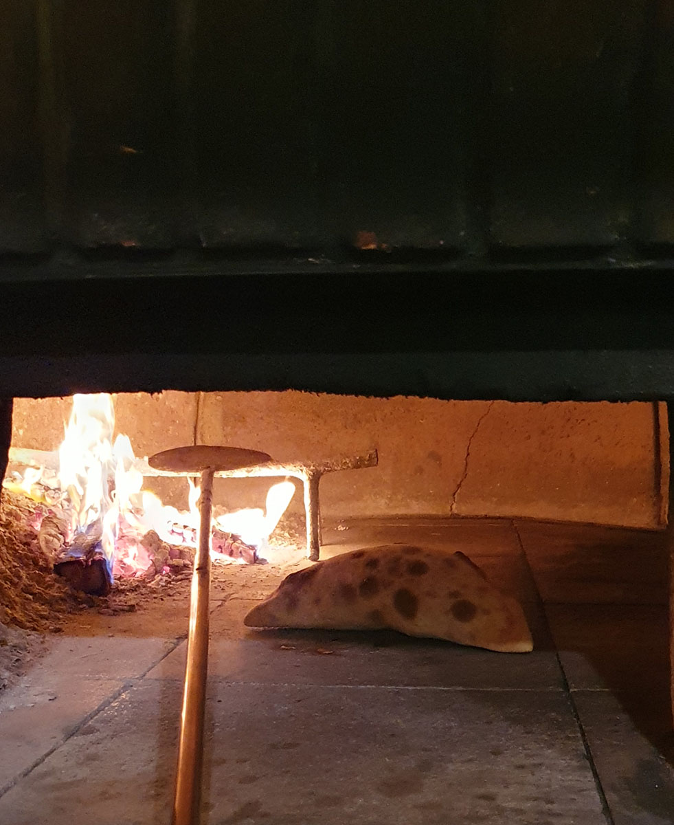 Calzone Artigianale Pizzeria Bonjour