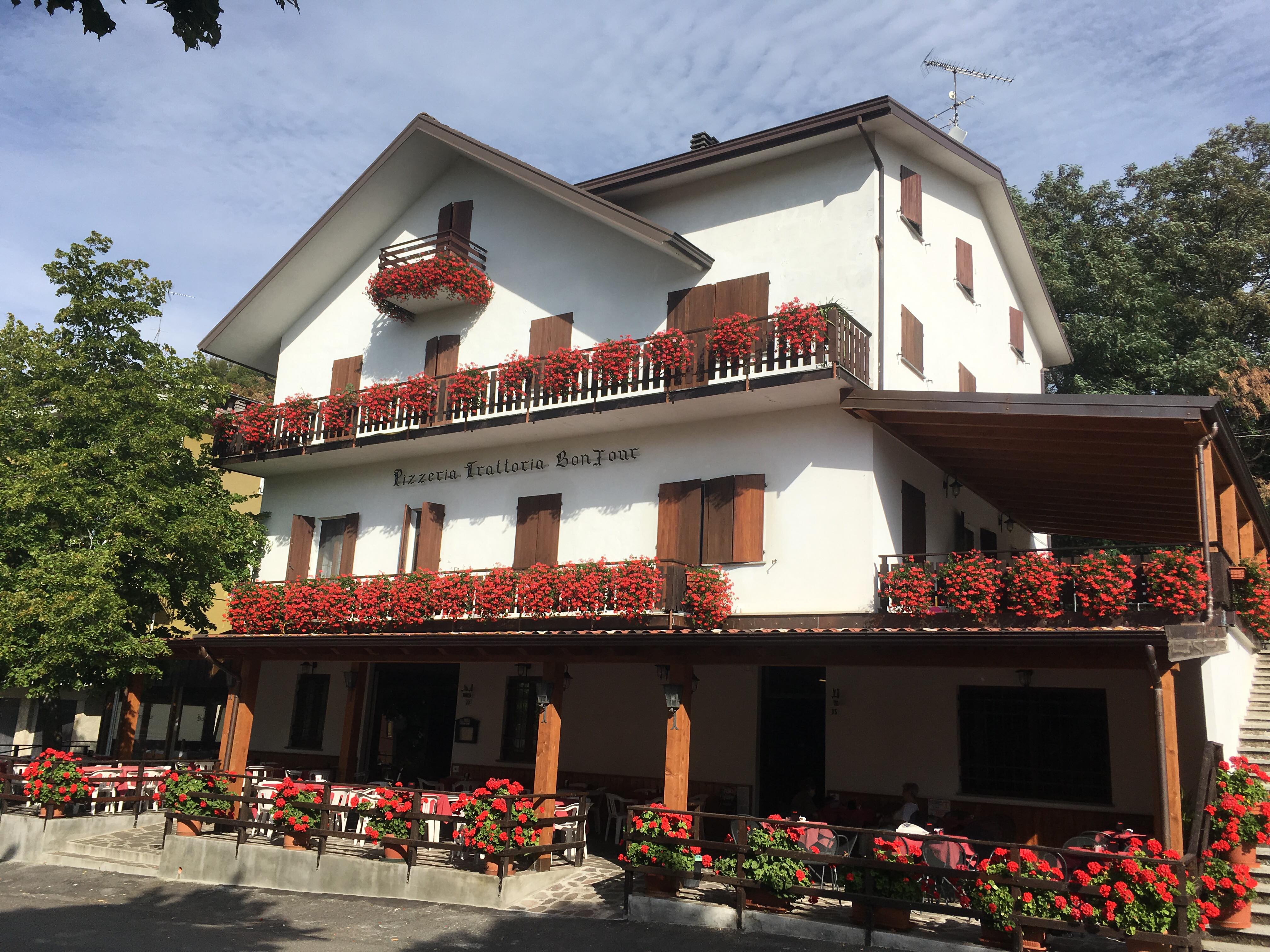 Pizzeria Trattoria Bonjour Groppallo Esterno